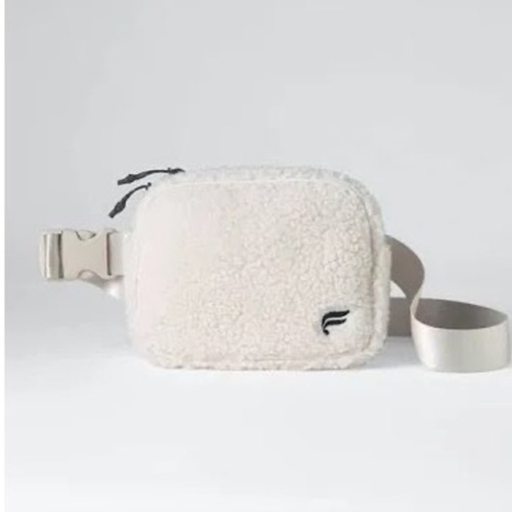 Fabletics Teddy Belt Bag Cream Sherpa Fleece Fanny Pack NWT Athleisure Cozy